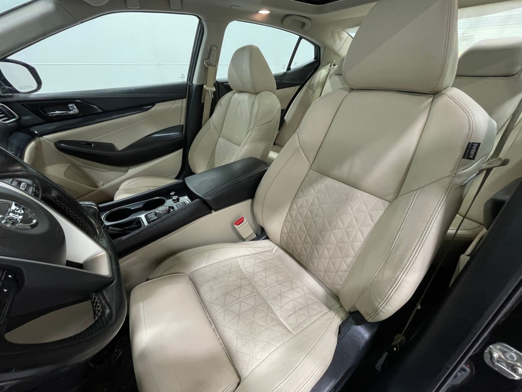 2019 Nissan Maxima Image 15