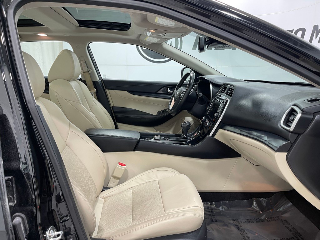 2019 Nissan Maxima Image 32
