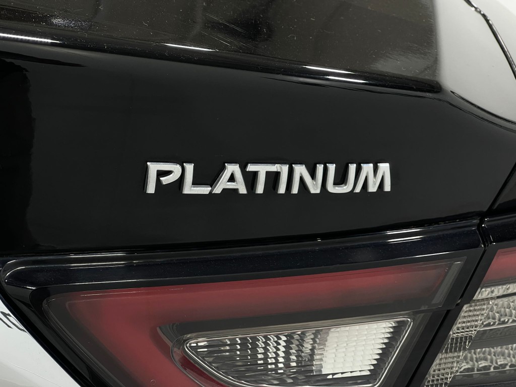 2019 Nissan Maxima Image 40