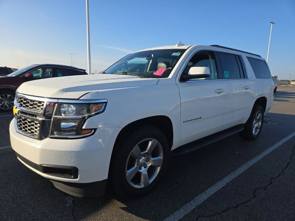 2018 Chevrolet Suburban Image 2