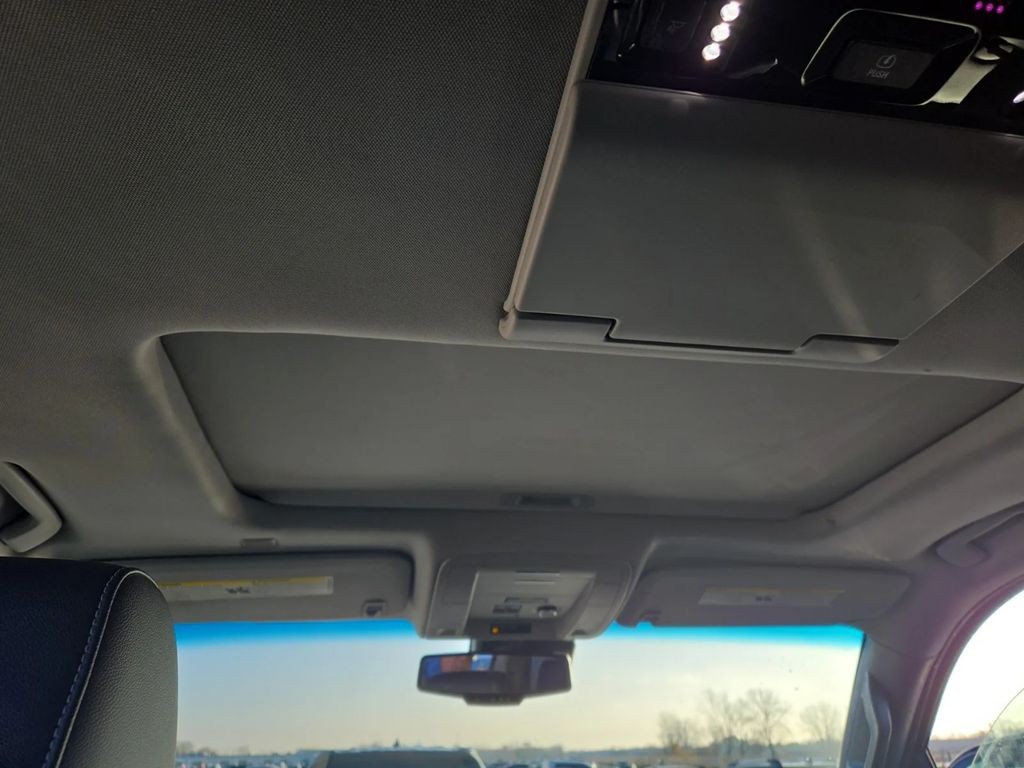 2018 Chevrolet Suburban Image 8