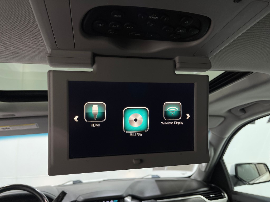 2018 Chevrolet Suburban Image 12