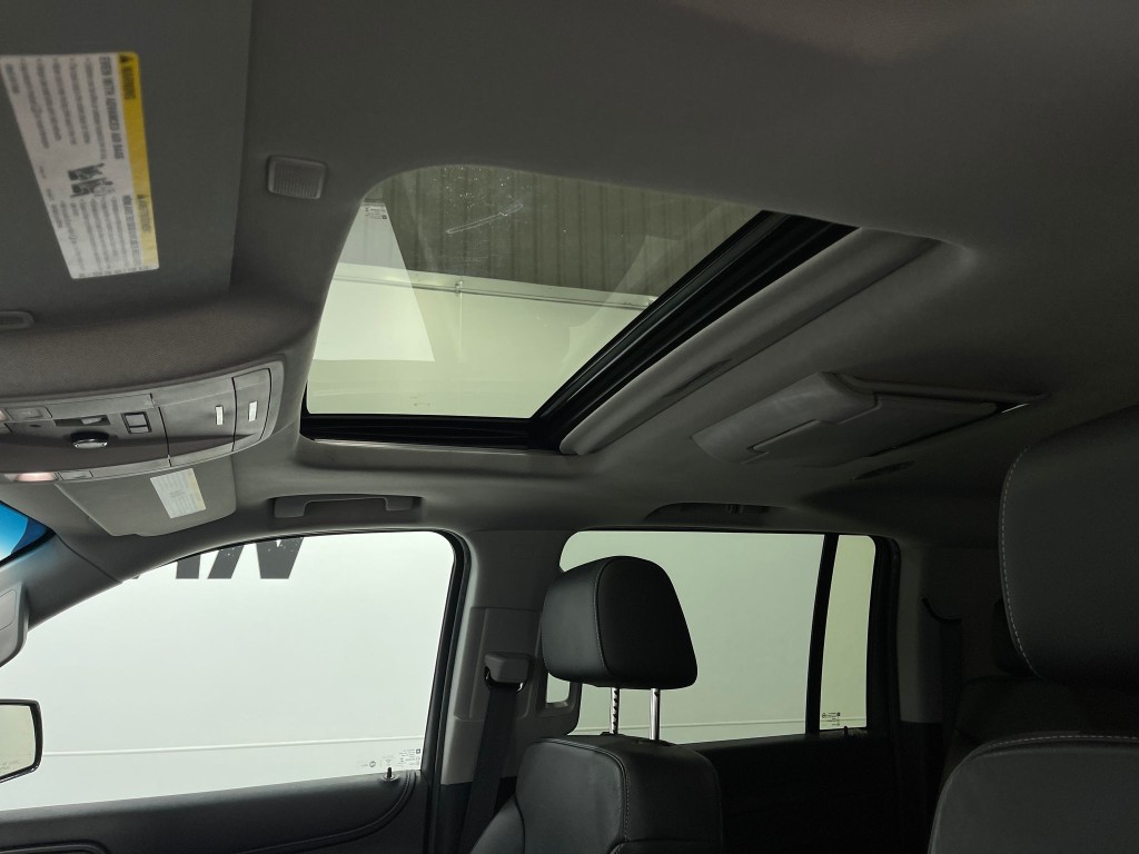 2018 Chevrolet Suburban Image 13