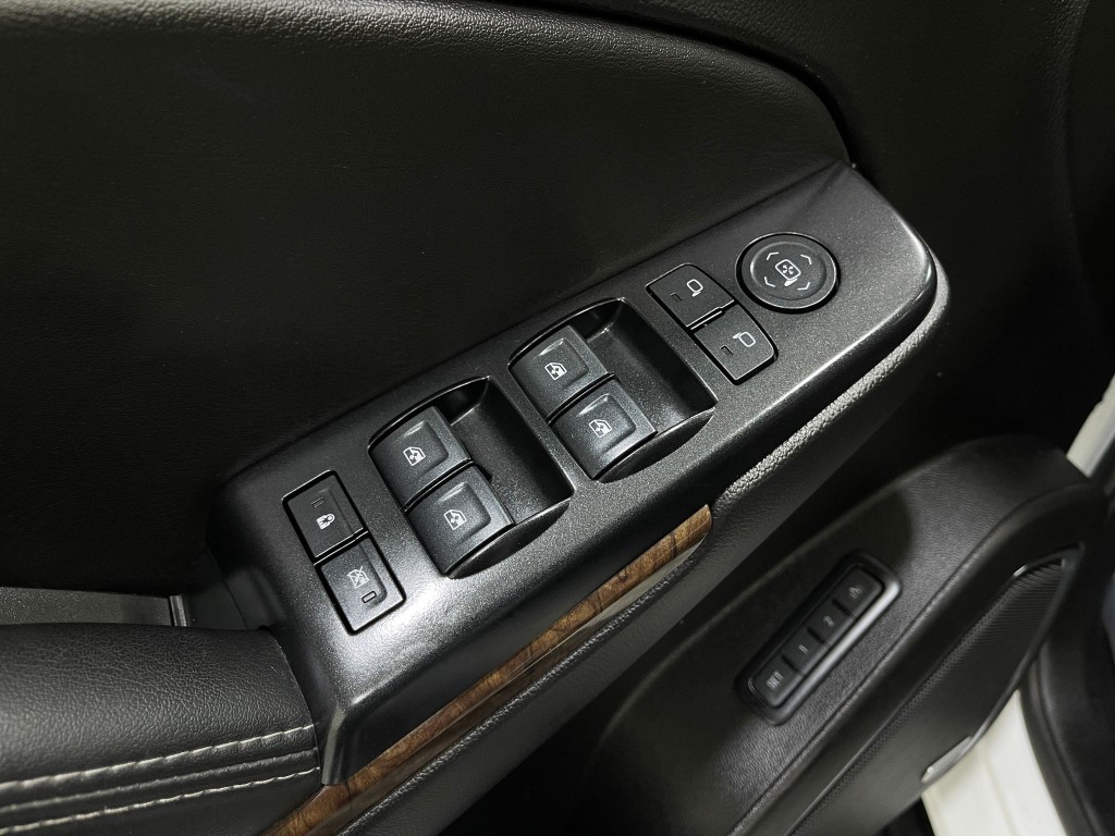 2018 Chevrolet Suburban Image 18