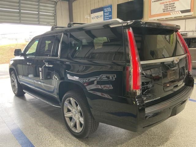 2017 Cadillac Escalade Image 4