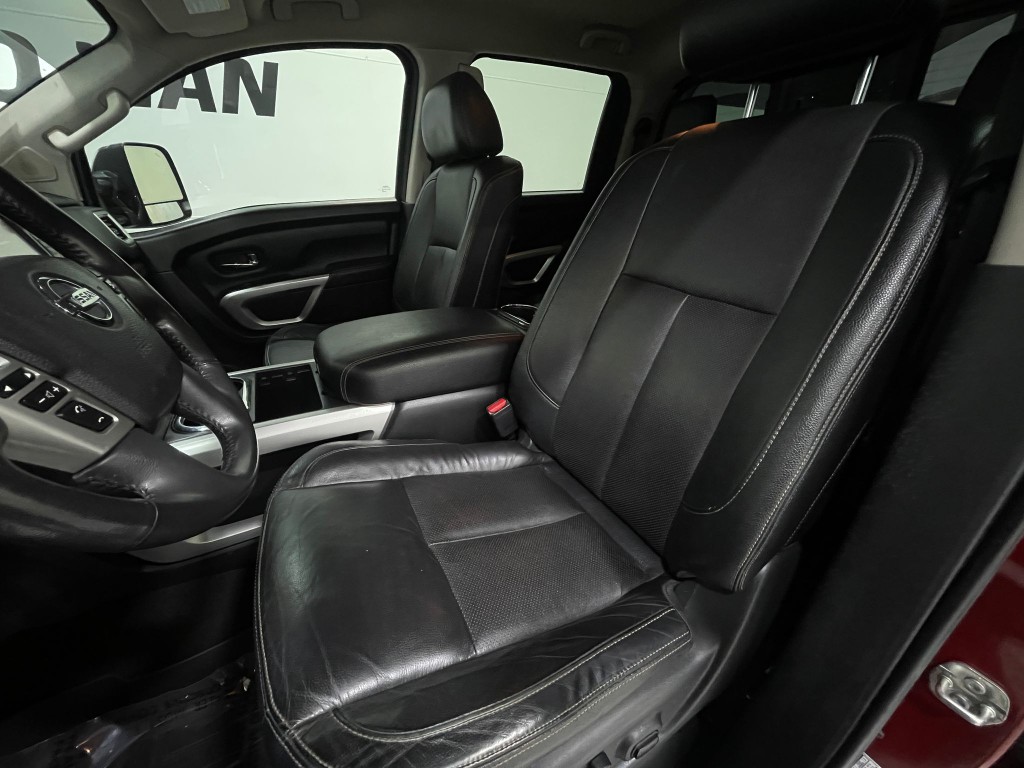 2017 Nissan Titan Image 13