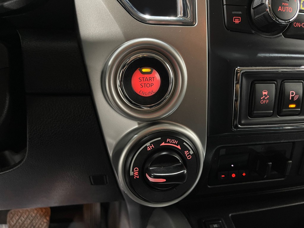 2017 Nissan Titan Image 20