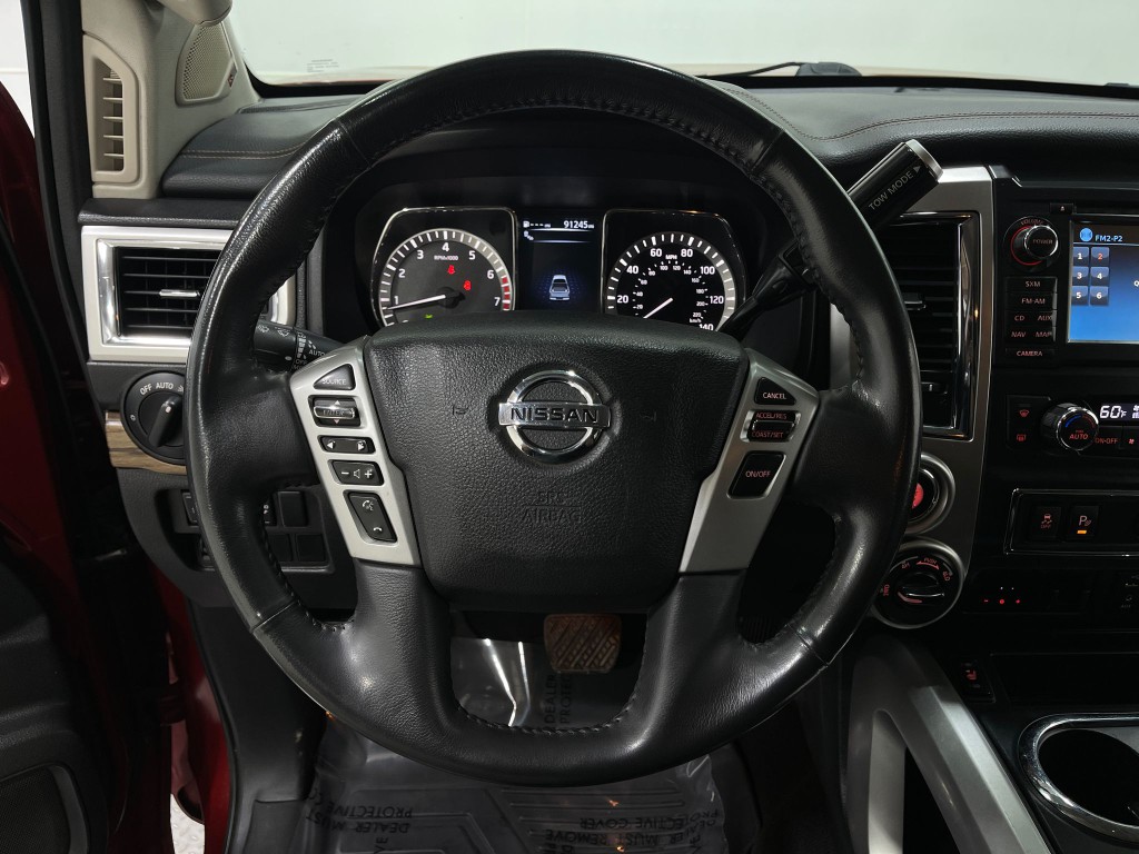 2017 Nissan Titan Image 21
