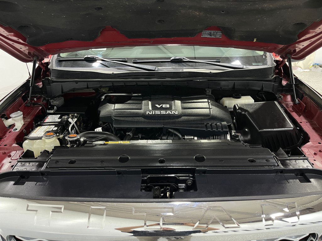 2017 Nissan Titan Image 25