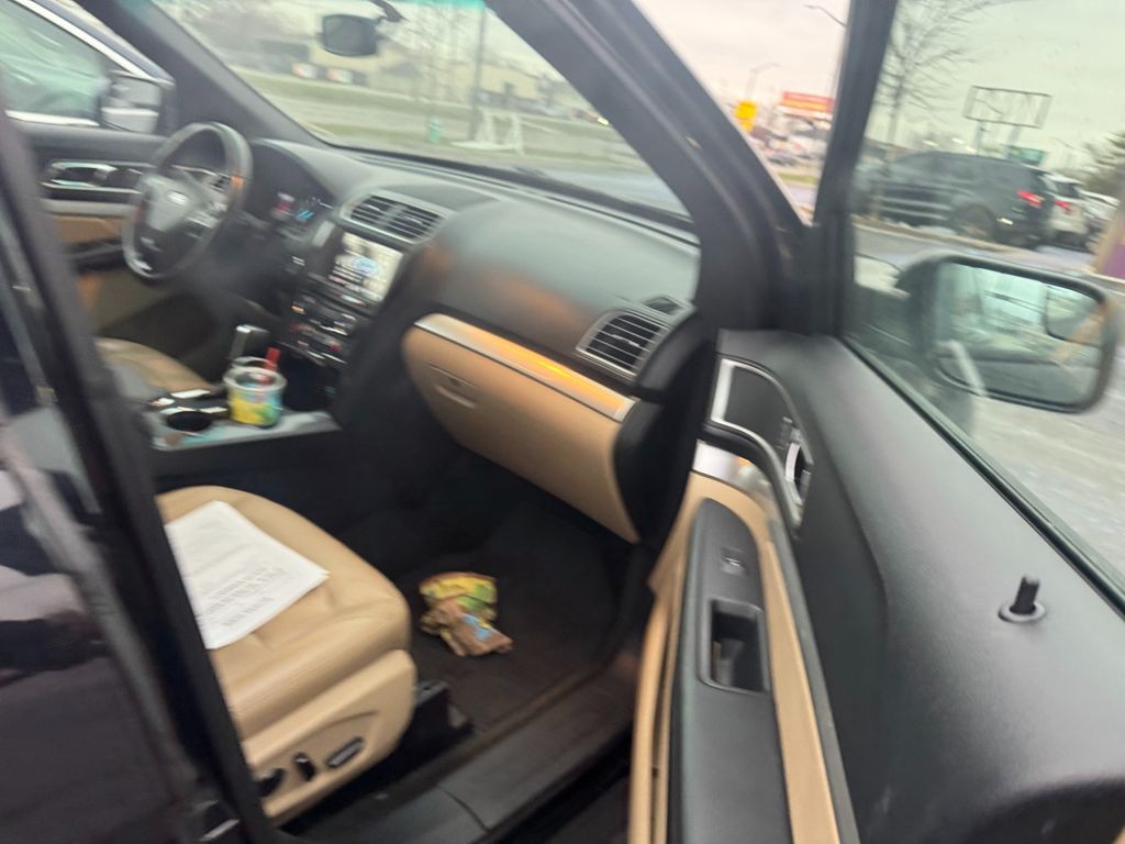 2016 Ford Explorer Image 6