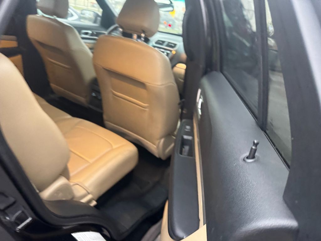 2016 Ford Explorer Image 8