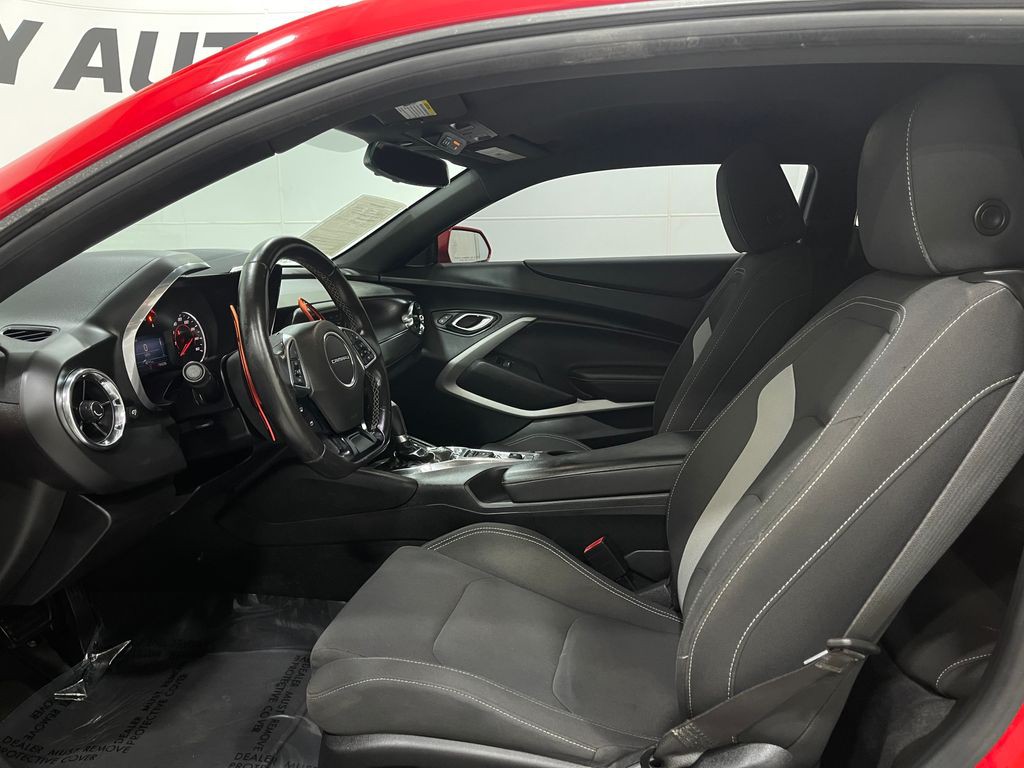 2019 Chevrolet Camaro Image 10