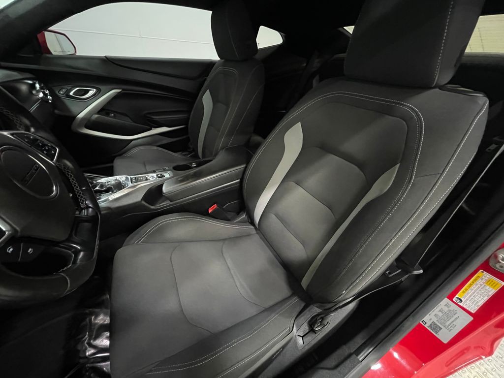 2019 Chevrolet Camaro Image 11
