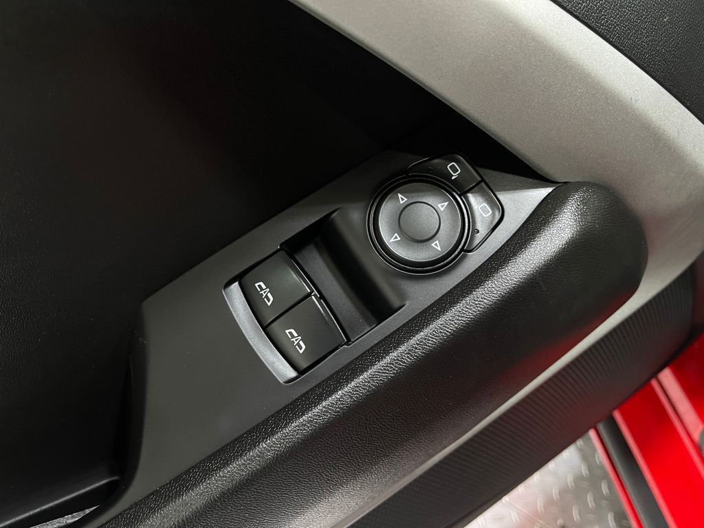 2019 Chevrolet Camaro Image 13