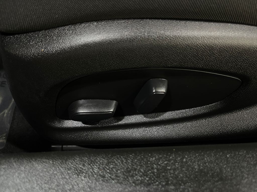 2019 Chevrolet Camaro Image 14