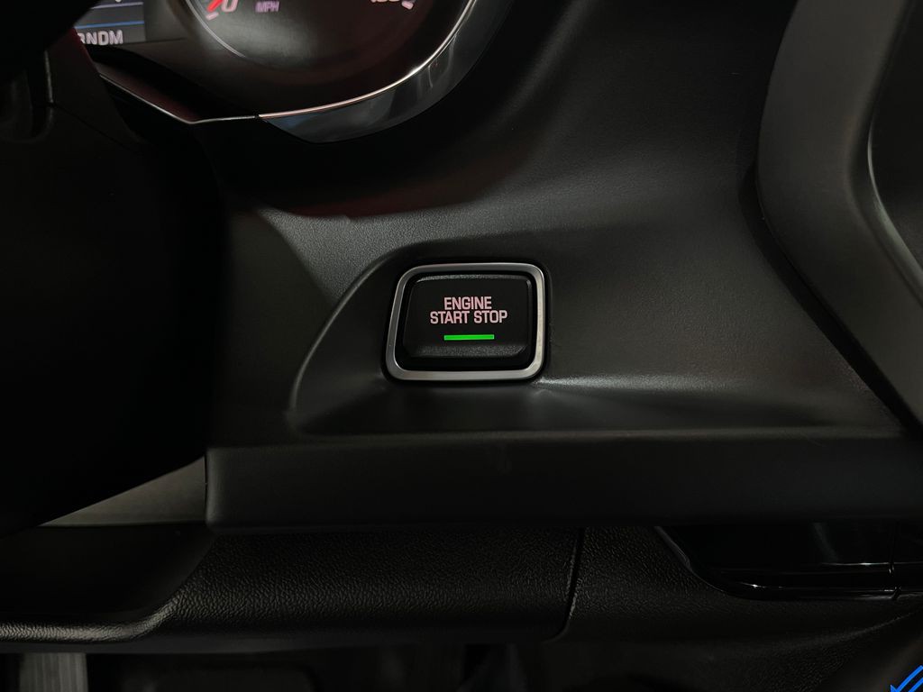 2019 Chevrolet Camaro Image 18