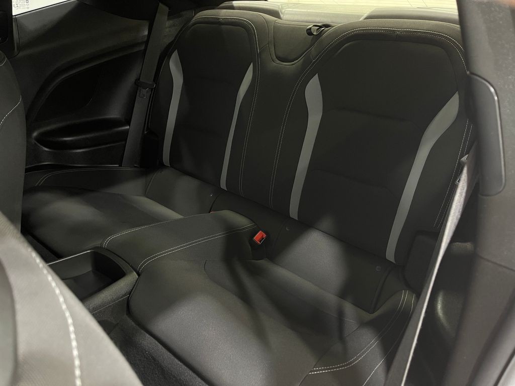 2019 Chevrolet Camaro Image 26