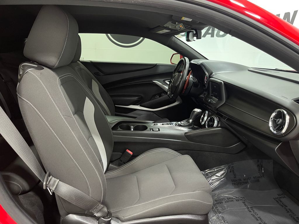 2019 Chevrolet Camaro Image 28