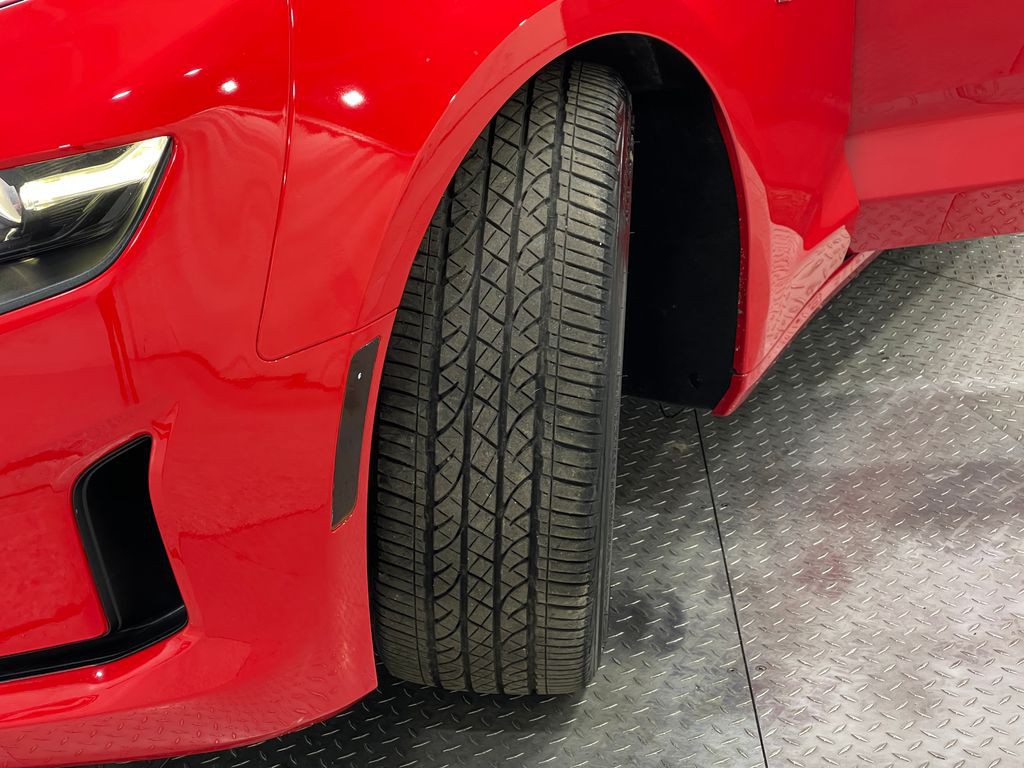 2019 Chevrolet Camaro Image 32