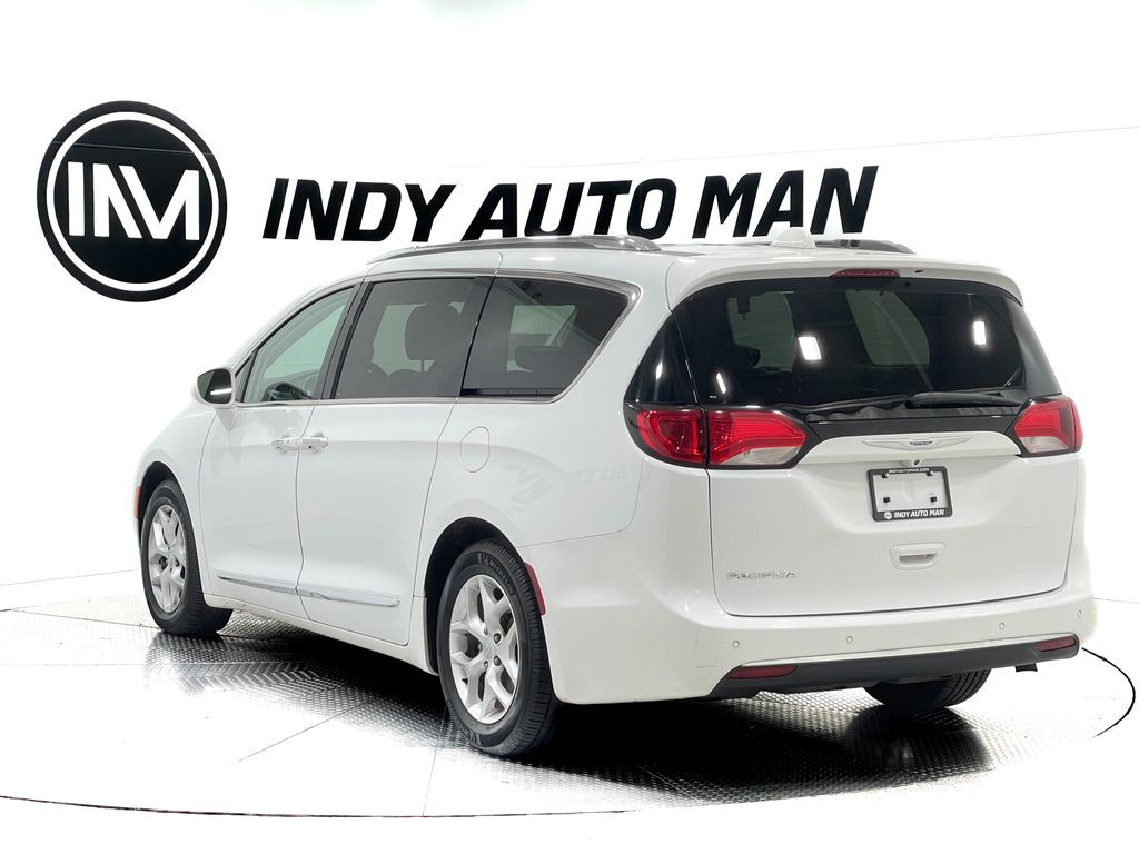 2018 Chrysler Pacifica Image 6