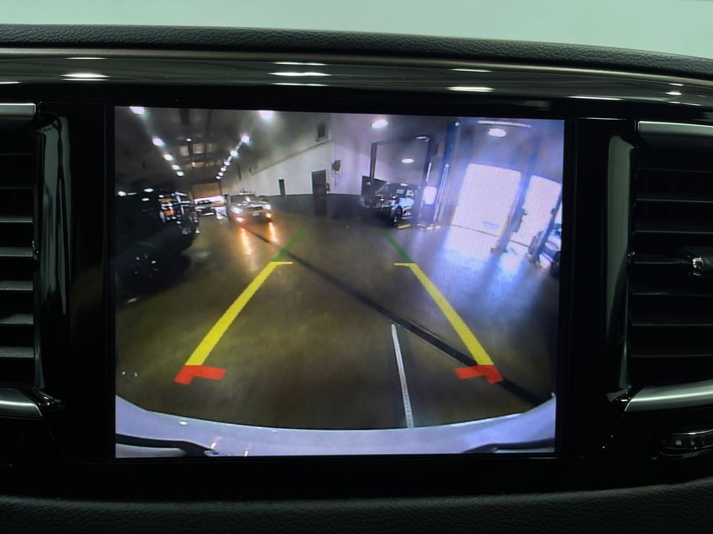 2018 Chrysler Pacifica Image 10