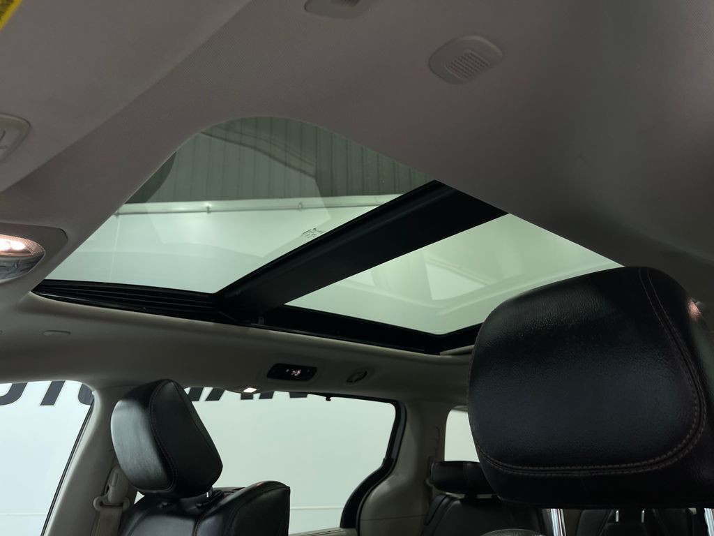 2018 Chrysler Pacifica Image 11