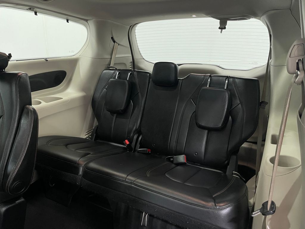 2018 Chrysler Pacifica Image 31