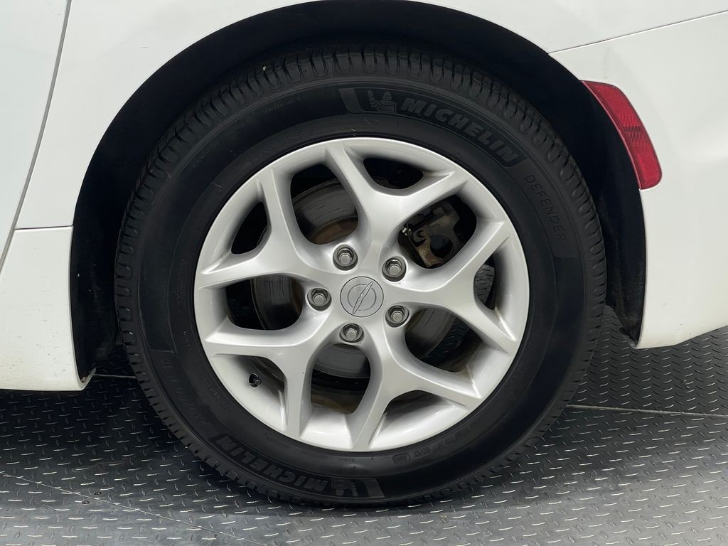 2018 Chrysler Pacifica Image 37