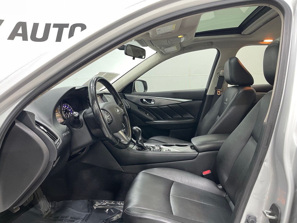 2014 INFINITI Q50 Image 12