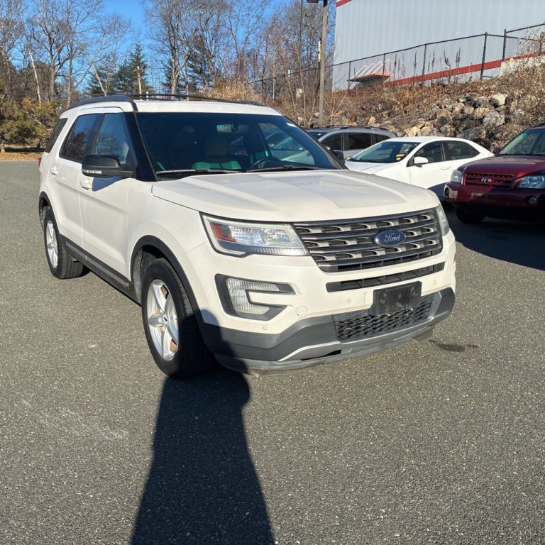 2016 Ford Explorer Image 1