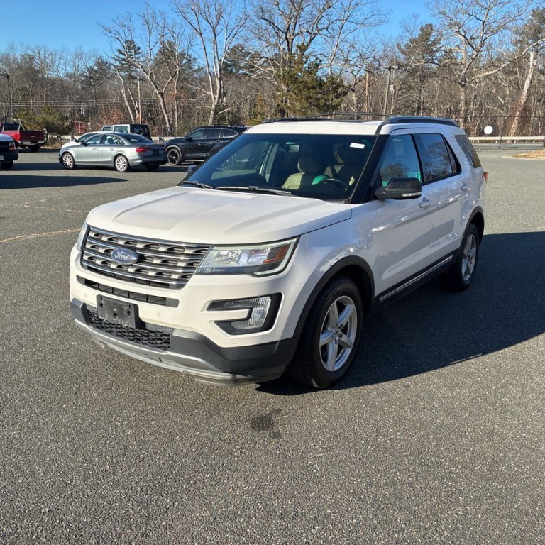 2016 Ford Explorer Image 2