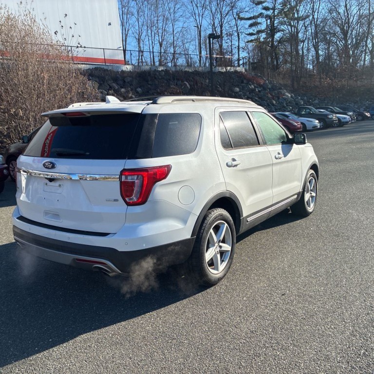2016 Ford Explorer Image 3
