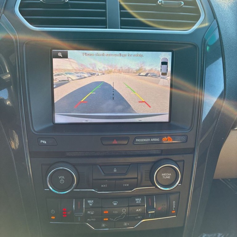 2016 Ford Explorer Image 8