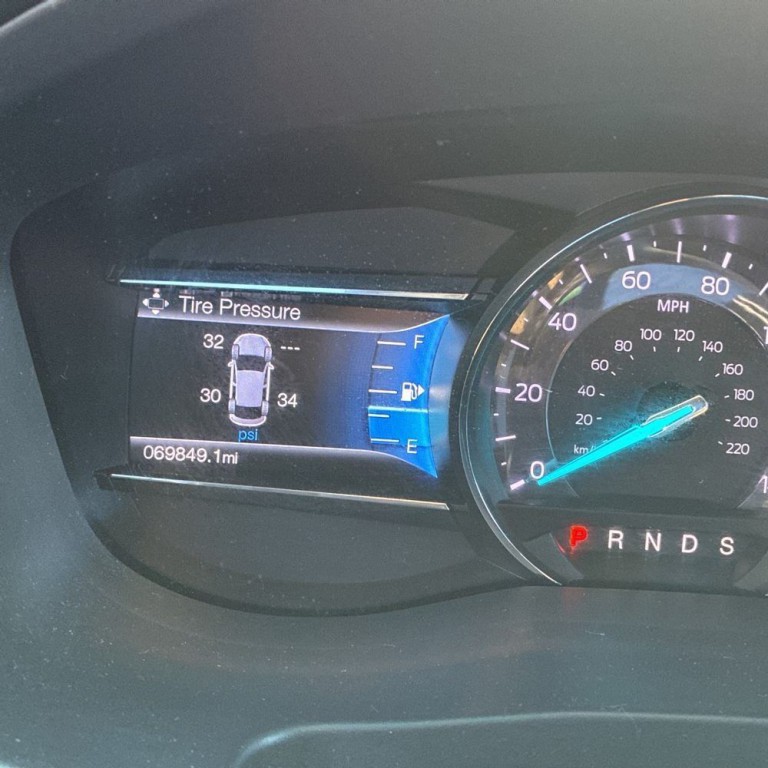 2016 Ford Explorer Image 9