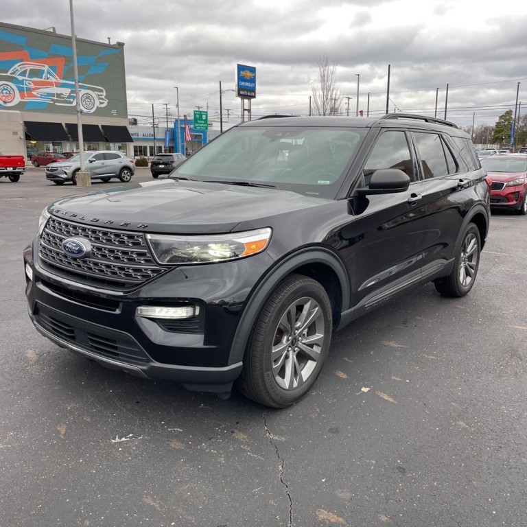 2021 Ford Explorer Image 2