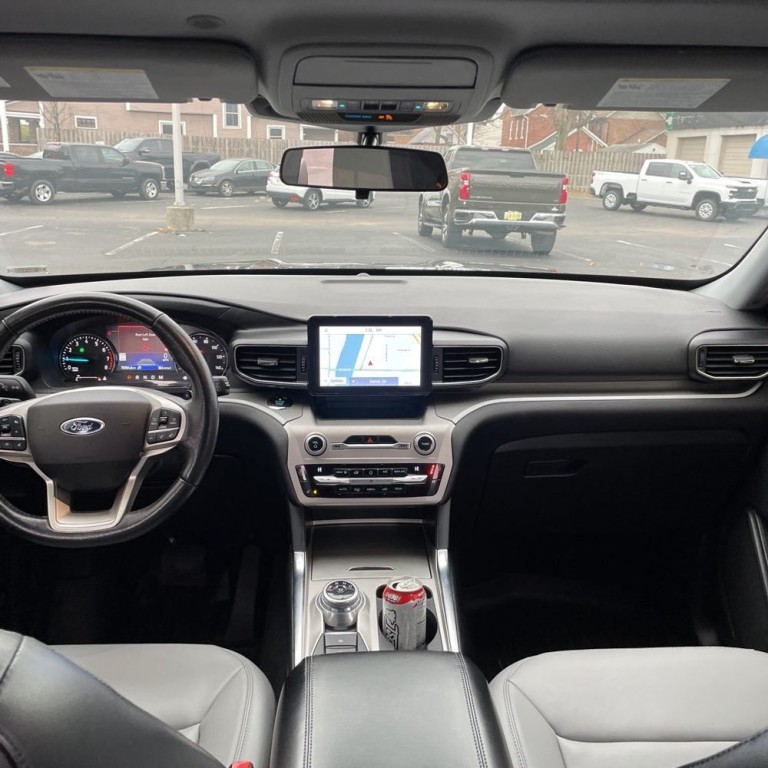 2021 Ford Explorer Image 9