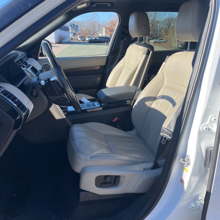 2018 Land Rover Discovery Image 4