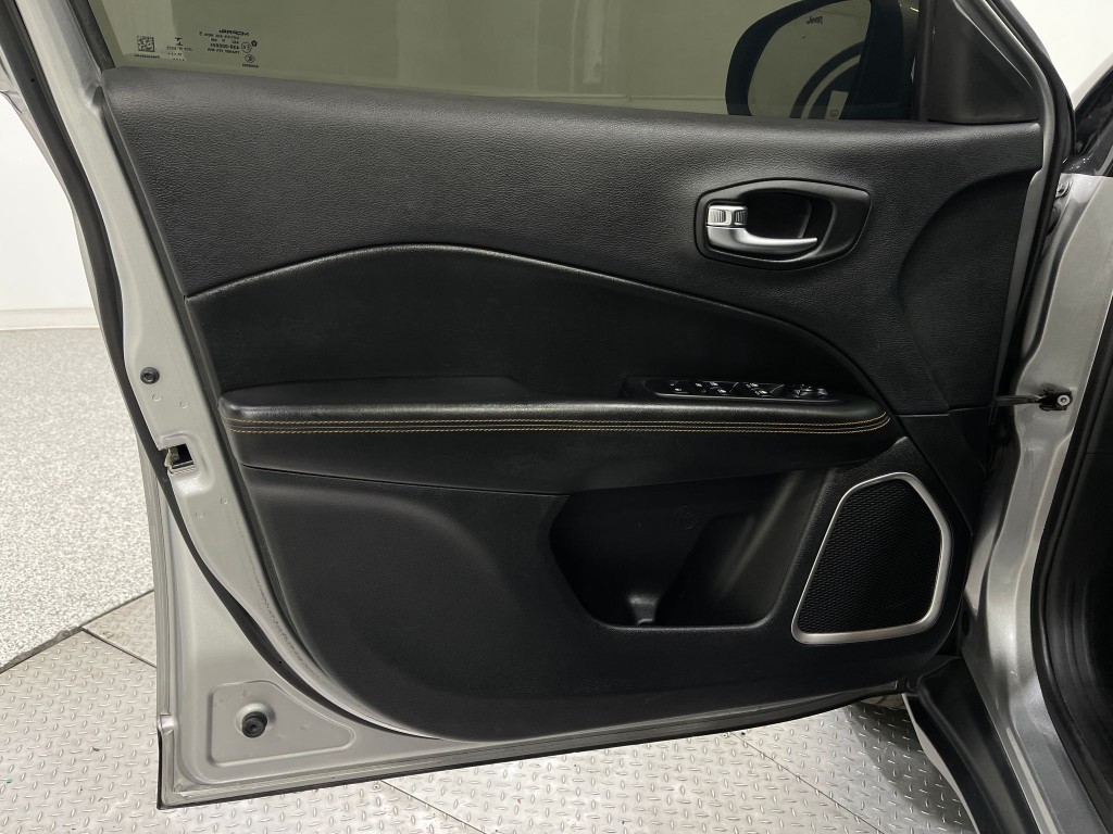 2020 Jeep Compass Image 13