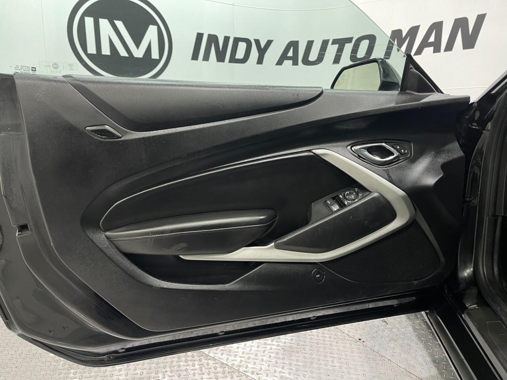 2017 Chevrolet Camaro Image 13