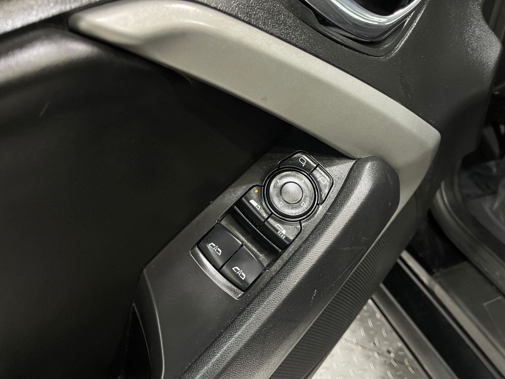 2017 Chevrolet Camaro Image 14