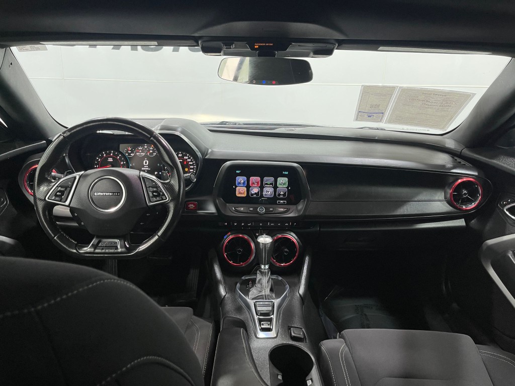 2017 Chevrolet Camaro Image 16