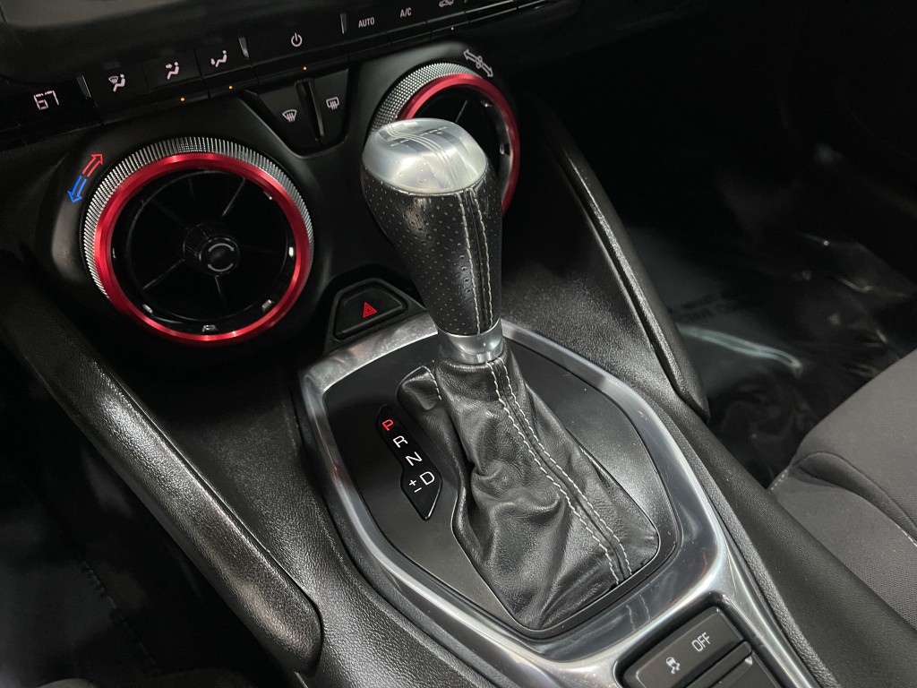 2017 Chevrolet Camaro Image 26