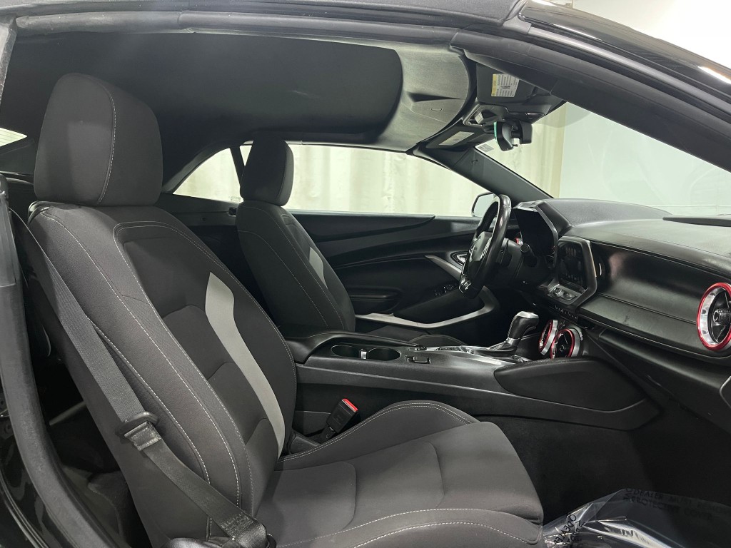 2017 Chevrolet Camaro Image 29