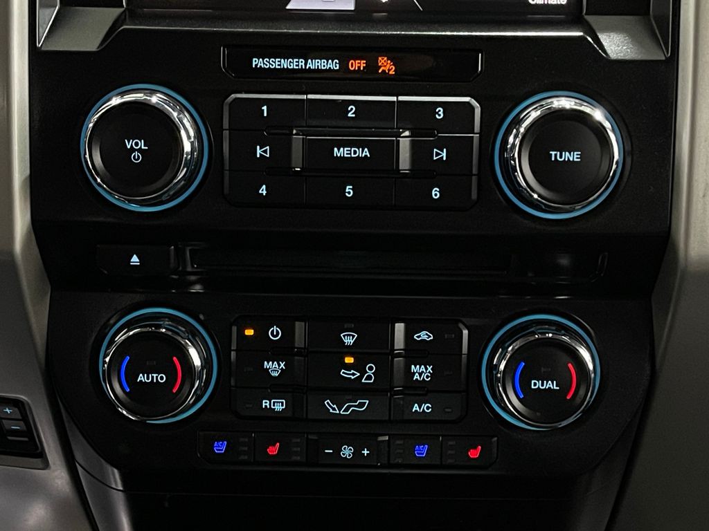 2015 Ford F-150 Image 24