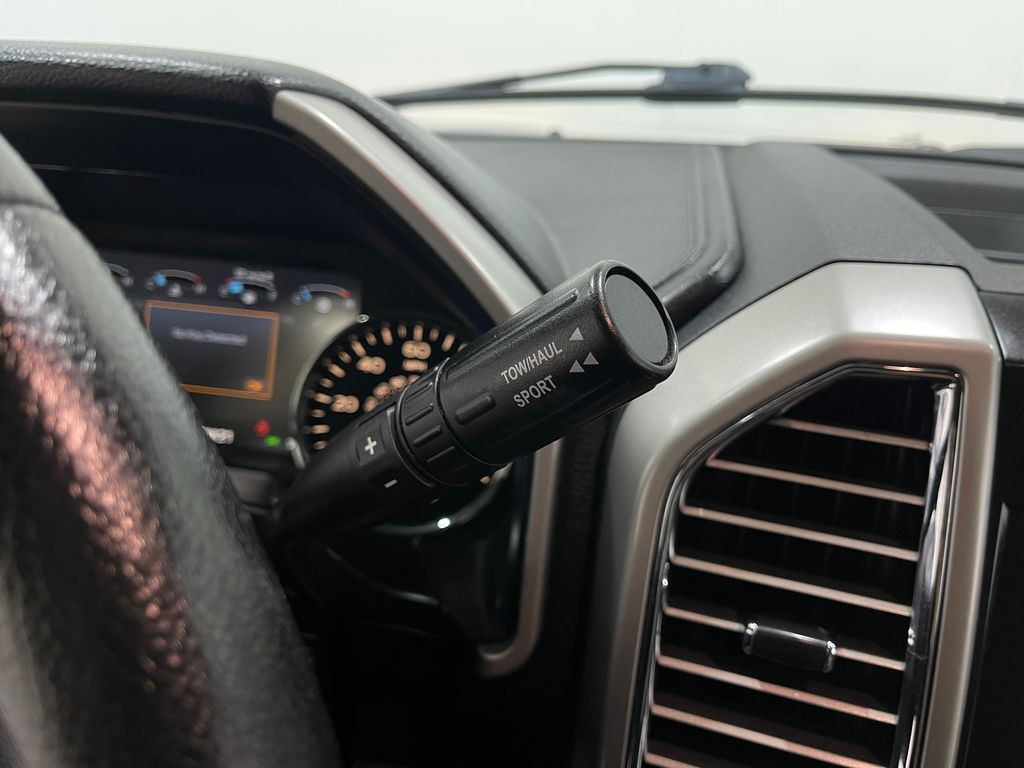 2015 Ford F-150 Image 28