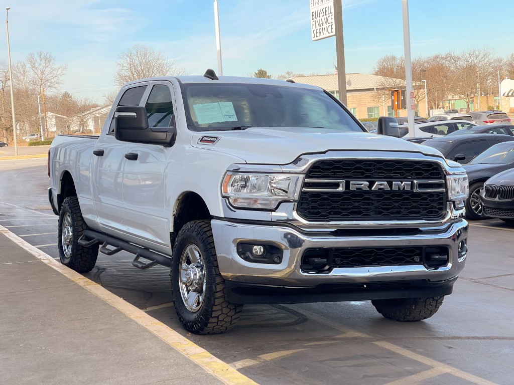 2023 RAM 2500 Image 2