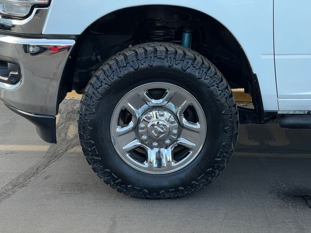 2023 RAM 2500 Image 32