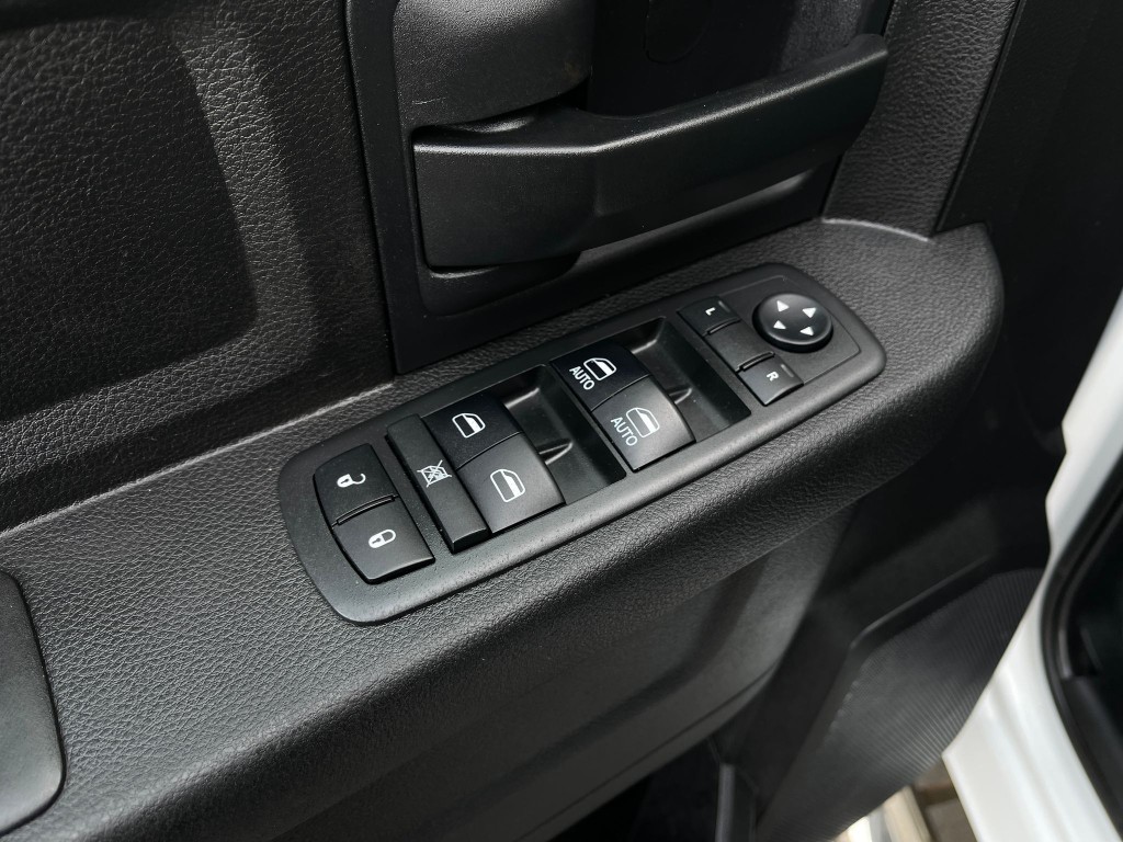 2018 RAM 2500 Image 12