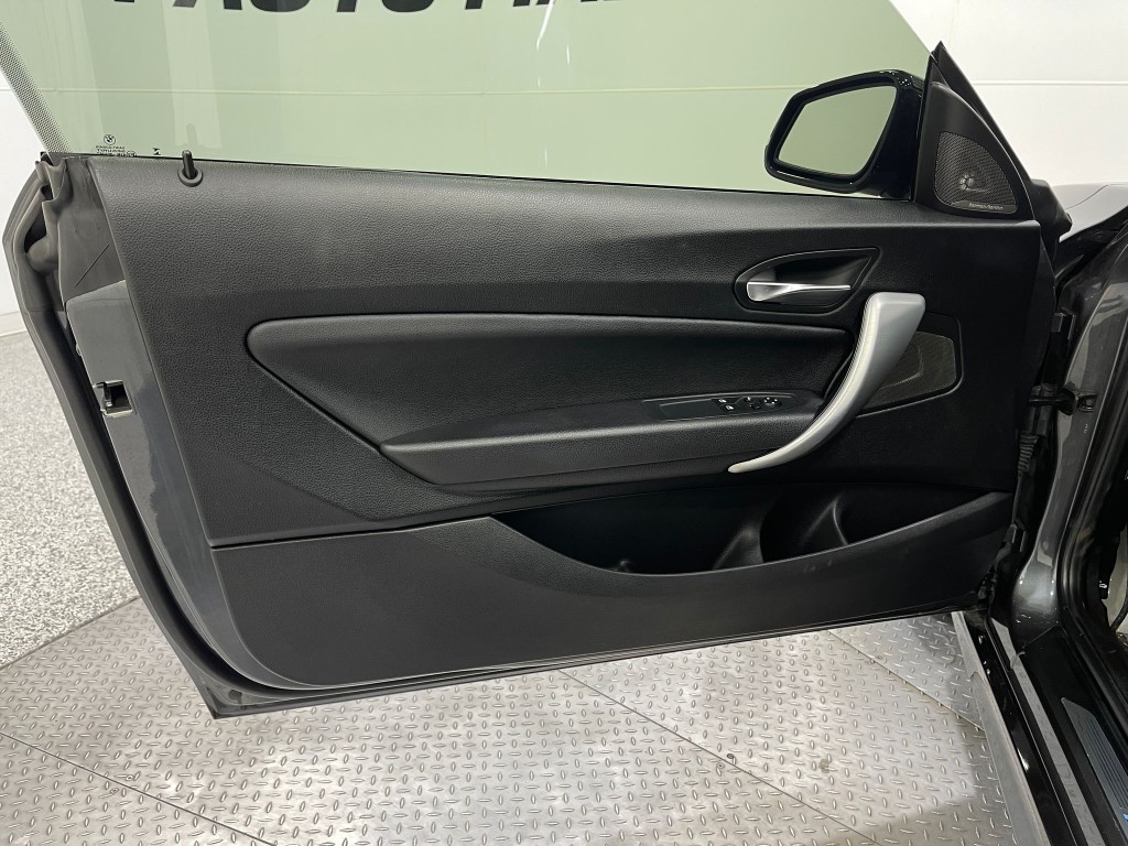 2016 BMW 2 Series Image 16