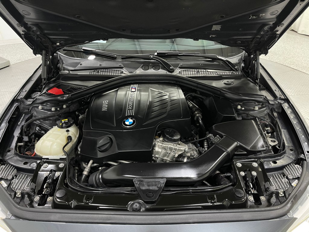 2016 BMW 2 Series Image 29
